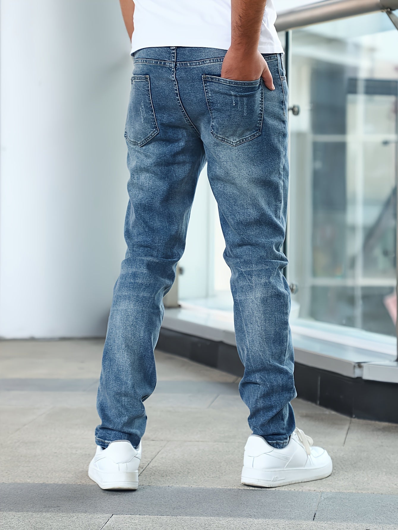 Men's Slim-Fit Stretch Jeans