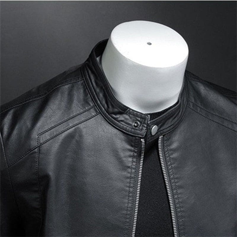 Men’s Sleek Black Leather Jacket